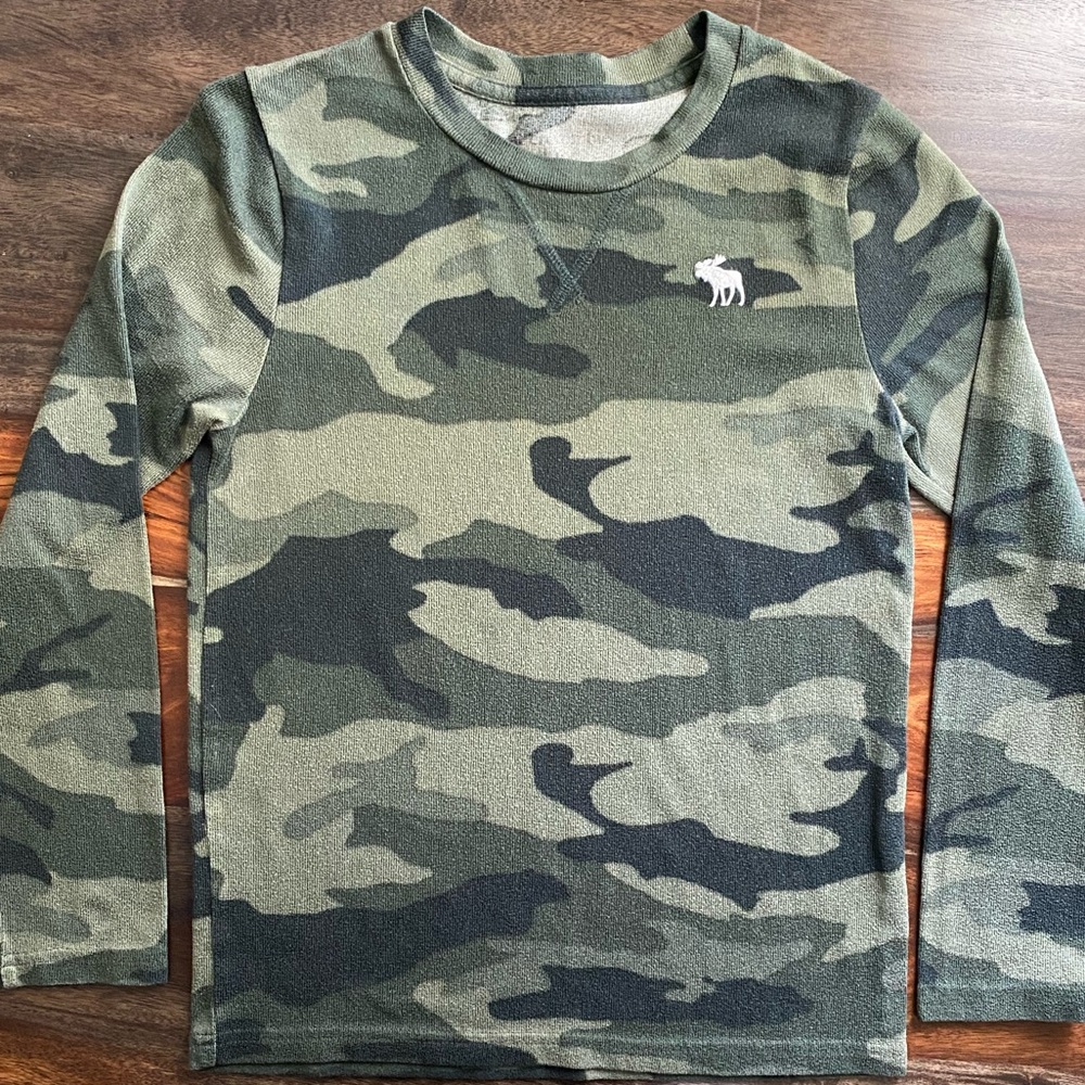 Abercrombie Kids Cozy Icon Long Sleeve Tee Boys Size 9/10